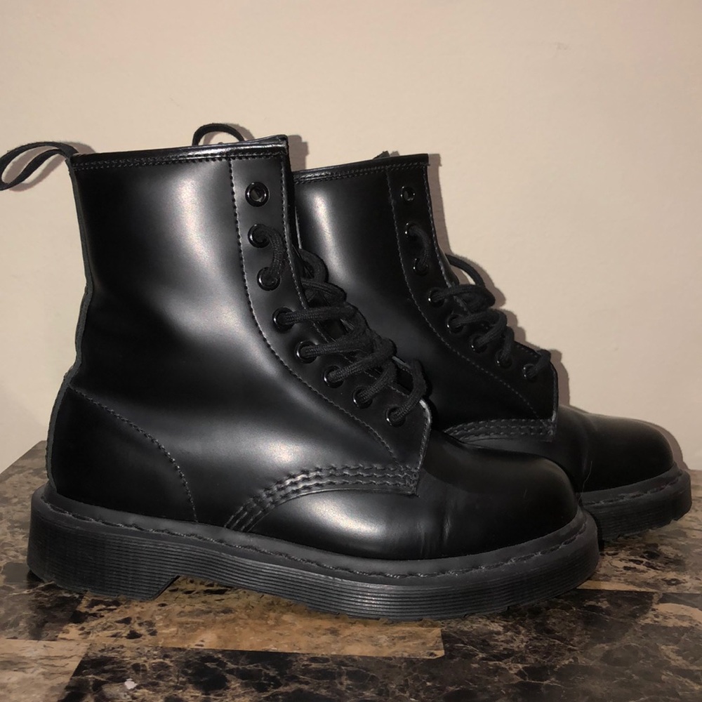 1460 SMOOTH ALL BLACK DR. MARTENS